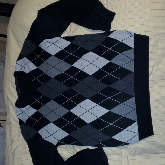 Black and Gray sweater - Picture 2 of 12